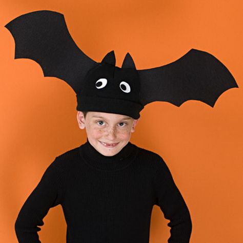 80 Coolest Homemade Halloween Crafts for Kids Homemade Halloween Crafts, Halloween Bats Crafts, Bat Hat, Halloween Fiesta, Spooky Halloween Crafts, Bat Craft, Crazy Hat, Bat Costume, Crazy Hat Day