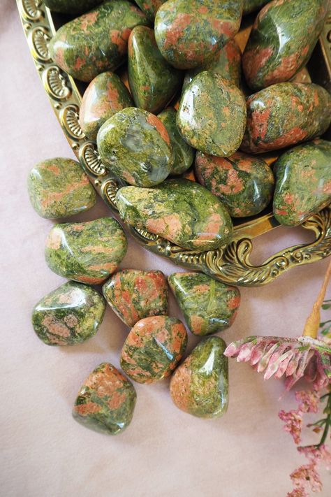 Unakite Crystal Aesthetic, Unakite Crystal, Crystals Healing Grids, Beach Wedding Arch, Crystal Seashells, Crystal Aesthetic, Fairy Aesthetic, Pretty Rocks, Crystal Crafts