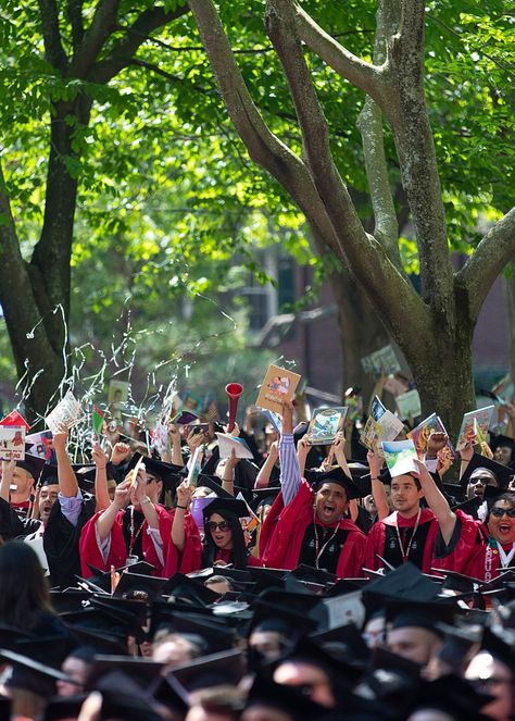 Harvard Graduation Aesthetic, Harvard Graduation Pictures, Harvard Astrophysics, Harvard Graduation Party, Harvard University Graduation, Harvard Motivation, Harvard Outfit, Manifest Visualization, Harvard Graduation