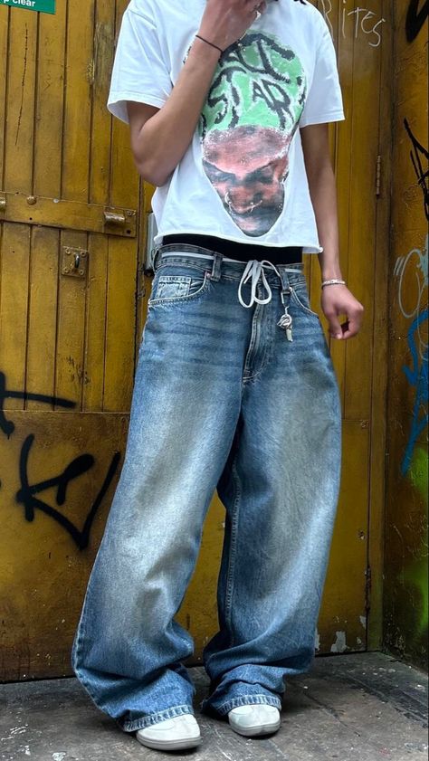 Blue Baggy Jeans Outfit, Outfit Inspo Grunge, Blue Jeans Outfit Men, Blue Baggy Jeans, Baggy Jeans Outfit, Skater Outfits, Streetwear Inspo, Outfits Retro, Baggy Jean