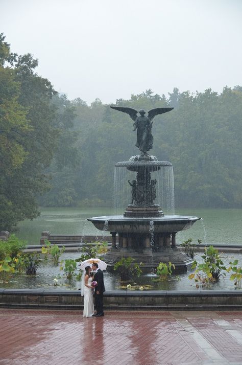 Rainy Central Park, Fountain Wedding Photos, Central Park Elopement, Wedding Fountain, Bethesda Fountain Central Park, Fountain Wedding, Wet Wedding, Wet Pavement, Central Park Wedding