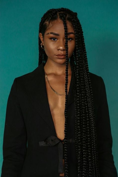 pinterest | @rxchhhh 🖤 African Cats, Long Box Braids, Box Braid, Box Braids Hairstyles, Afro Hairstyles, Black Girls Hairstyles, Protective Styles, Protective Hairstyles, Braid Styles