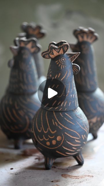 Ceramic Chicken Sculpture, Clay Chickens, Ceramic Birds Sculpture, Pottery Birds, Chicken Design, Ceramic Chicken, Black Rooster, Pottery Design, Ceramic Rooster