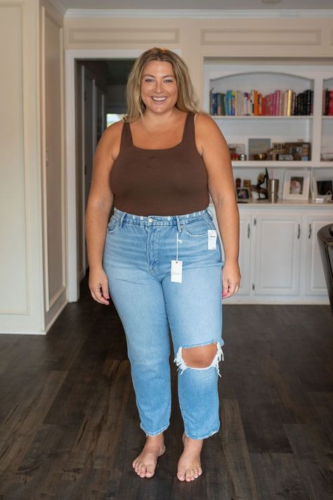 Straight Leg Plus Size Outfit, Mom Jeans On Plus Size Women, Size 16 Mom Outfits, Plus Straight Leg Jeans Outfits, Styling Straight Leg Jeans Plus Size, Best Straight Leg Jeans For Curvy Women, Plus Sized Jeans, Women Straight Jeans Outfit, Straight Leg Jeans Outfits Midsize