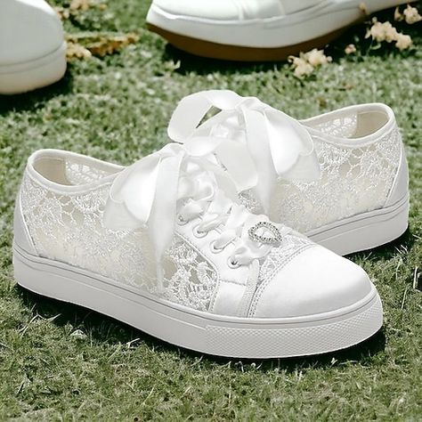 Bridal Flat Shoes, Comfortable Wedding Heels, Earth Wedding, Comfortable Wedding Shoes, Wedding Shoes Sneakers, South Wedding, Ribbon Laces, Wedding Shoes Comfortable, Wedding Sneakers