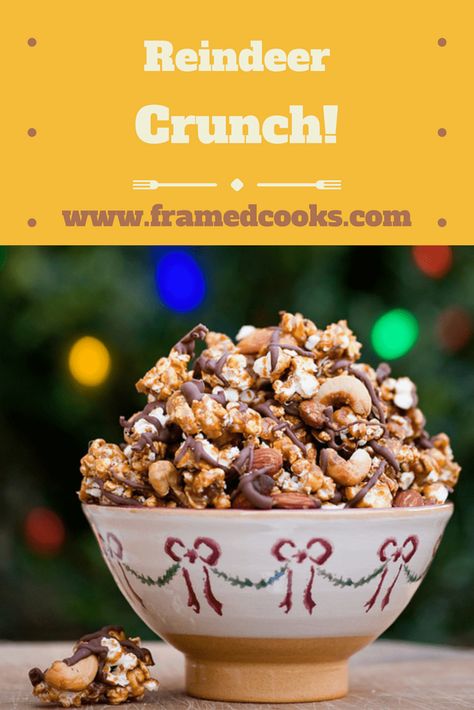 Reindeer Crunch, Reindeer Popcorn, Saturday Christmas, Popcorn Ideas, Holiday Deserts, Marshmallow Popcorn, Christmas Yummies, Crunch Recipe, Snack Mixes