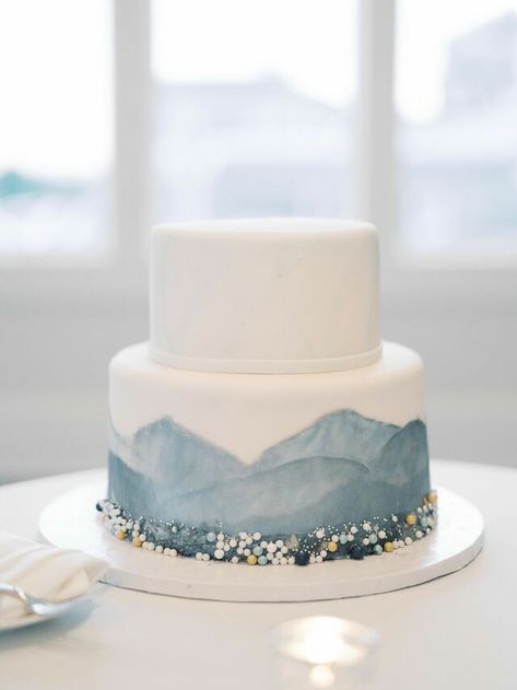 Elopement Cakes, Beach Wedding Cake Ideas, Minimalistic Cake, Cake Minimal, Cake For Wedding, Mountain Wedding Cake, Cake Minimalist, Nautical Wedding Cakes, Minimalist Cakes