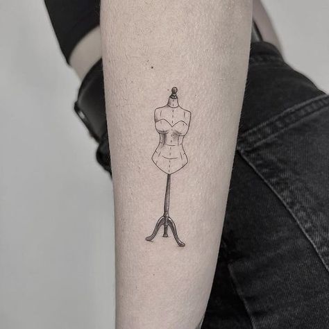 Fashion Designer Tatoos Ideas, Mannequin Tattoo Fashion, Tattoos For Fashion Designers, Sewing Themed Tatoos, Sewing Inspired Tattoos, Fashion Related Tattoos, Tattoo For Fashion Designer, Fashion Inspired Tattoos, Fashion Design Tattoo Ideas