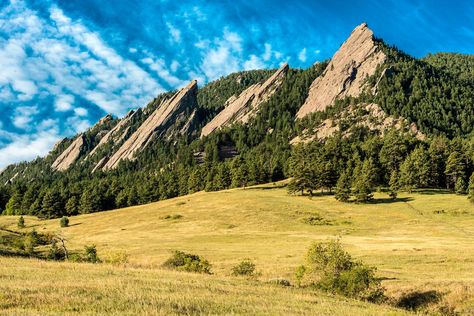 Boulder, CO~ I hiked the Flatirons on layover, so fun! Flatirons Boulder, Boulder Flatirons, Earth Pictures, Colorado Travel, Pictures Of The Week, Boulder Colorado, Tourist Attraction, Bouldering, Beautiful Landscapes