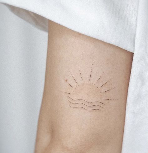 Sunrise Wave Tattoo, Sunrise Tattoo Rising Sun, Sunrise Tattoo Simple, Beach Minimalist Tattoo, Sunrise Tattoos, Sun Tattoo Meaning, Tattoo Sunset, Rising Sun Tattoos, Sunrise Tattoo