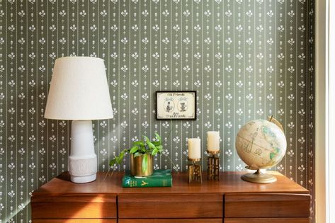 And it's rental-friendly, too! Max Humphrey, Chasing Paper Wallpaper, Modern Americana, Chasing Paper, Cabin Bedroom, Bunk Room, Paper Floral, Paper Wallpaper, Striped Wallpaper