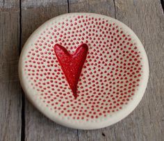 Ceramic Jewelry Dish, Red Ring, Air Dry Clay Projects, Pottery Handbuilding, Clay Crafts Air Dry, Diy Pottery, Pottery Classes, Ceramics Projects, Ceramics Ideas Pottery