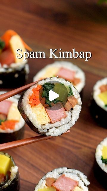 Konbu Maki Recipe, Spam Bibimbap, Kimbap Spam, Korean Sushi Kimbap, Gimbap Korean Food, Kimbab Recipe, Spam Kimbap, Easy Kimbap Recipe, Korean Food Recipes Easy