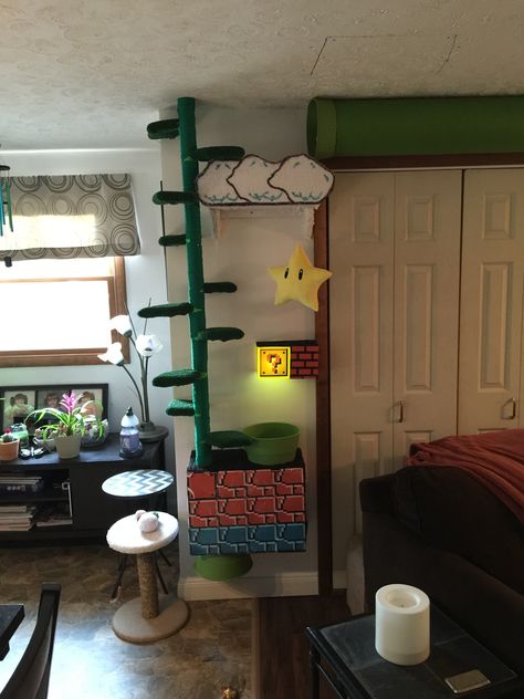 Super Mario inspired built in cat tree Or you could build kids room shelves Super Mario Cat, Luxury Cat Tree, Kids Room Shelves, What Cats Can Eat, Chat Diy, Munchkin Cat, Cat Playground, Luxury Cat, Cat Shelves