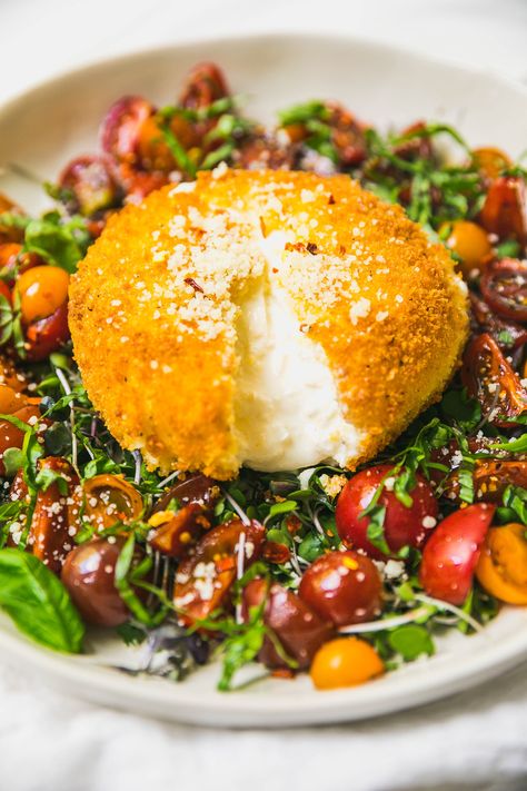 Fried Burrata with Balsamic-Marinated Tomatoes Summer Burrata, Fried Burrata, Burrata Appetizer, Tomato Appetizer, Tomatoes Burrata, Savoury Bites, Burrata Recipe, Work Recipes, Not Hungry