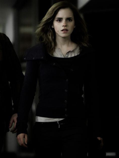 Hermione Granger Outfits, Deathly Hallows Part 1, Regulus Black, Harry Potter Pictures, Deathly Hallows, Hermione Granger, Emma Watson, Hermione, Role Models