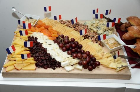 How To Throw An Epic Bastille Day Party Diy Party Decorations ... Bastille Day Party, French Food Party, Group Recipes, Bon Voyage Party, French Party, Parisian Party, French Crafts, Olympic Party, Farewell Parties