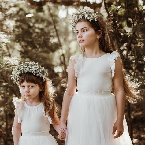 Flower Girl Inspiration, Baby Breath Flower Crown, White Gypsophila, Flower Girl Outfits, Faraway Tree, Shopping Wishlist, Flower Girl Crown, Girls Crown, Beautiful Hair Accessories