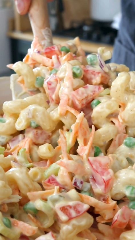 Creamy Macaroni Salad, Creamy Pasta Salads, Best Macaroni Salad, Macaroni Salad Recipe, Summer Recipes Dinner, Best Salad Recipes, Summer Salad Recipes, Macaroni Salad, Picnic Foods