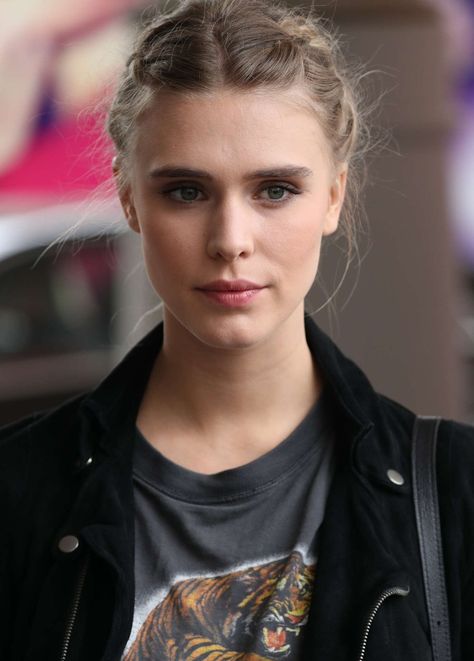 Gaia Weiss, Beautiful Actress Gaia Weiss, Sarah Greene, History Channel Vikings, Dramatic Art, Vikings Ragnar, Hottest Women, Katheryn Winnick, Great Love Stories, Ragnar Lothbrok