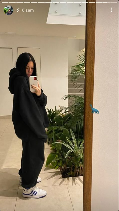 Hoodie Outfit Aesthetic, Black Hoodie Outfit, Oversized Hoodie Outfit, Essentials Crewneck, Aesthetic Mirror Selfie, Spiegel Selfie, Men Essentials, Hoodie Tracksuit, Essentials Clothing