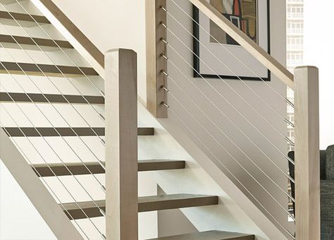 Cable Railing Interior, Basement Stair Railing Ideas, Cable Stair Railing, Indoor Stair Railing, Diy Stair Railing, Indoor Railing, Interior Stair Railing, Staircase Railing Design, Iron Stair Railing