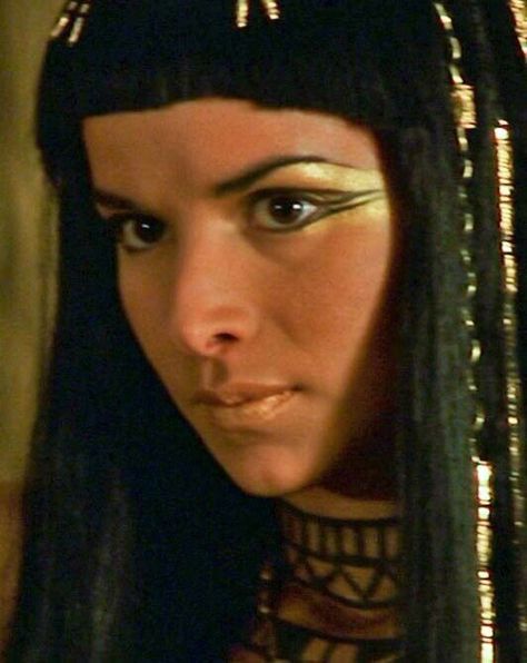 2014 - Lynn - Mummy; Alain - King Tut; Bartender - Ring Master | The Mummy Cleopatra Make-up, Egyptian Make Up, Egypt Makeup, Egyptian Eye Makeup, Cleopatra Makeup, Patricia Velásquez, Mummy Returns, Egyptian Makeup, Mummy Movie