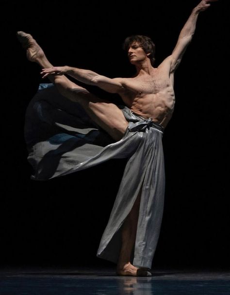 Male Ballet Dancers Outfit, Dancer Aesthetic Male, Male Ballet Costumes, Male Ballet Dancers Aesthetic, Ballet Dancer Tattoo, Dynamic Anatomy, Male Ballerina, Fantasy Ocs, Ballet Men