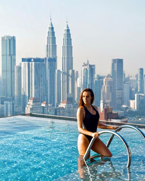 Rooftop Pool Photoshoot, Cool Hotels, Amazing Swimming Pools, List Inspiration, Hotel Swimming Pool, Hotel Kuala Lumpur, Petronas Towers, Asia Trip, Dubai Lifestyle