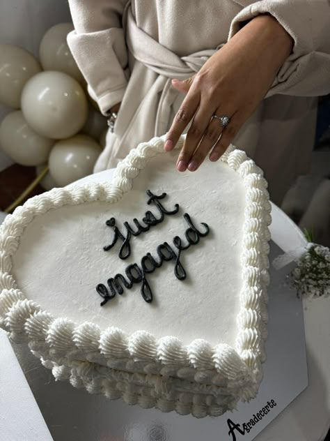 Simple White Engagement Cake, Post Proposal Party Ideas, Engagement Party Backyard Ideas, After Proposal Party, Nye Engagement Party, Engagement Sheet Cake, Engagement Cakes Simple, Proposal Cake Ideas, Simple Engagement Party Ideas Decoration