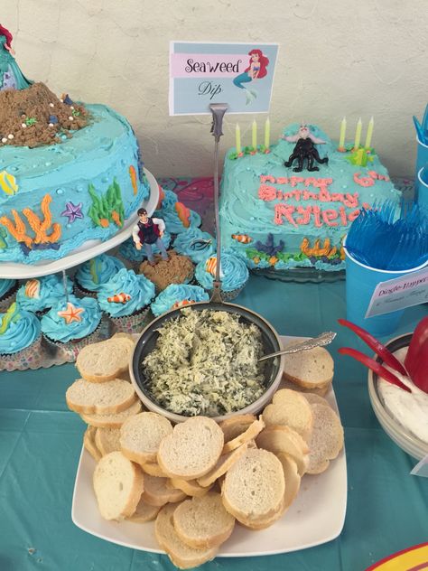 Seaweed dip! Little Mermaid - Ariel birthday party ideas Seaweed Dip, Ariel Birthday Party Ideas, Graduation Mason Jars, Mermaid Seaweed, Ideas For Birthday Party, Birthday Party Mermaid, Happy Unbirthday, Ariel Birthday Party, Appetizers For Kids