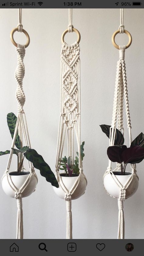 Diy Macrame Plant Hanger Pattern, Macrame Modern, Etsy Macrame, Pola Macrame, Plant Hanger Macrame, Macrame Plant Hanger Tutorial, Macrame Plant Hanger Patterns, Gifts Crochet, Crocheting Patterns