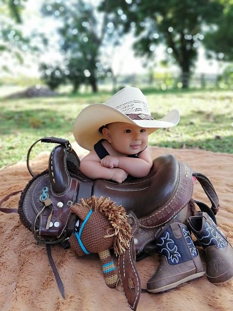 My heart melts Western Baby Pictures, 6 Month Baby Picture Ideas Boy, 3 Month Old Baby Pictures, Dreamcatcher Feathers, Baby Boy Cowboy, 6 Month Baby Picture Ideas, Country Baby Boy, Flower Bouquet Vase, Baby Boy Newborn Pictures