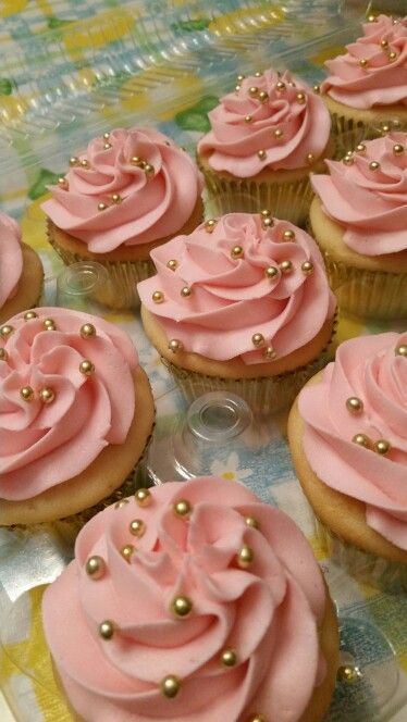 Pink And Gold Cupcakes, Girl Shower Cupcakes, Sweet 16 Cupcakes, Pink And Gold Birthday Party, Cupcake Pictures, Gold Cupcakes, Fancy Cupcakes, Cookies Ideas, Cakes And Desserts