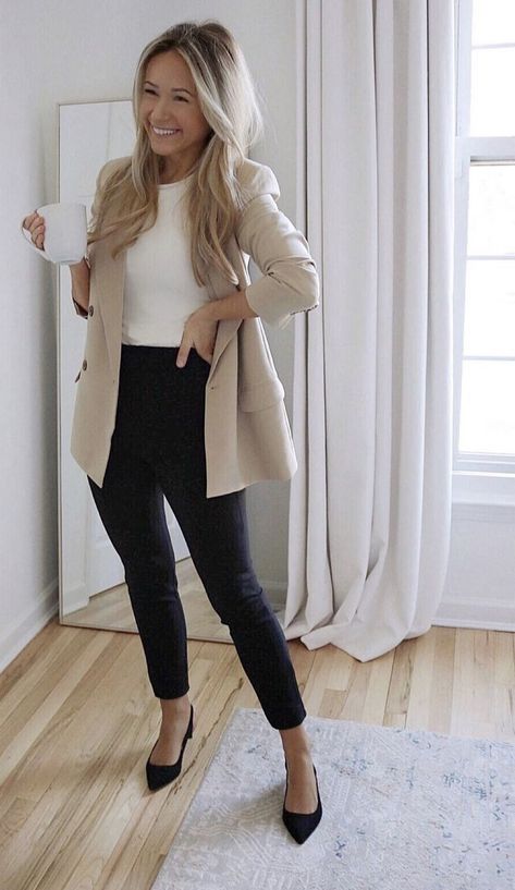 Neutral Fall Work Outfits, Small Business Owner Outfits, Women’s Style 30s, Women’s Outfits 30s, Business Outfit For Short Women, 2023 Business Professional Women, Doctors Wife Outfits, Sleek Business Casual Outfits, Hr Outfits Casual