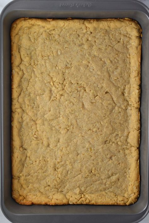 Peanut Butter Honey Oatmeal, Oat Balls, Oatmeal Dessert, Peanut Butter Oat Bars, Oat Bar Recipes, Peanut Butter Oat, Peanut Butter Bars Recipe, Peanut Butter Cookie Bars, Peanut Butter Oatmeal Bars