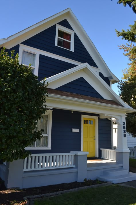 navy house | Confessions of a Type (B) Mama Navy Blue House Exterior, Blue House White Trim, House Exterior Colors Blue, Blue Exterior House, Navy Blue Houses, Dark Blue Houses, Best Exterior House Paint, Navy Houses, Exterior Paint Schemes