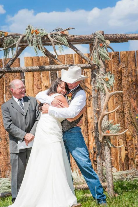 Antler Wedding Arch! Cowboy Wedding! Country Wedding! Antler Alter Wedding, Antler Wedding Arch, Deer Horn Wedding Arch, Western Wedding Arch, Deer Head Wedding Arch, Elk Antler Wedding Arch, Wedding Arch Deer Antlers, Antler Wedding, Beach Wedding Bridesmaids