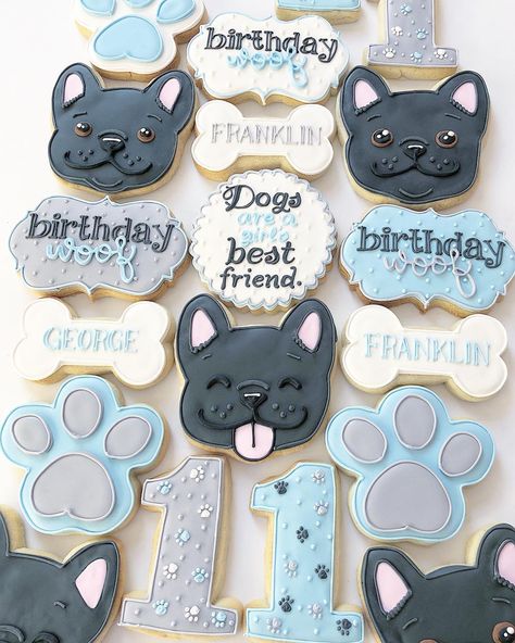 Kristie on Instagram: “Girls best friend!  Cutest little frenchies for a special pup’s first birthday! @franklinthecity @king__george__tm” Frenchie Birthday Party Theme, French Bulldog Birthday Party Theme, Frenchie Cupcakes, Frenchie Photoshoot, Piped Cookies, Bday Cookies, Doggy Birthday, Coco Birthday, Puppy Birthday Party