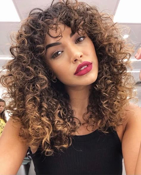 Hair Job, Shaved Side Hairstyles, Hairstyle Names, Colored Curly Hair, Curly Hair Styles Easy, Curly Hair Inspiration, Curly Hair With Bangs, Curly Hair Cuts, Short Curly Hair