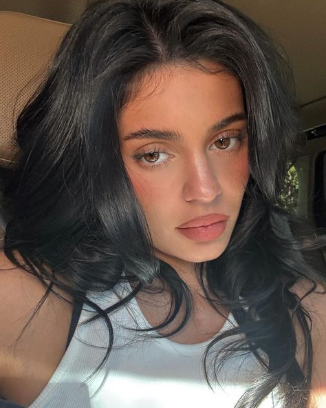 All posts • Instagram Kylie Jenner Ig, Style Kylie Jenner, Calm Background, Instagram Kylie Jenner, Kylie Jenner Icons, Kily Jenner, Get Productive, Kylie Jenner Photoshoot, Kylie Jenner Hair