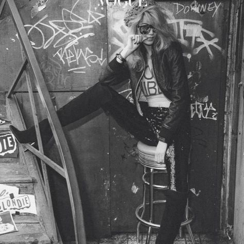 Punk Rock Photoshoot, Rock Photoshoot, Urban Beauty, Rock Chic, Foto Art, Festival Looks, Shoot Inspiration, Black N White, 인물 사진