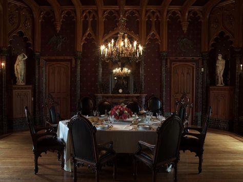 The dining room at Lyndhurst Mansion NY. Gothic Revival Interior, Gothic Dining Room, Victorian Gothic Interior, Gothic Victorian House, Lyndhurst Mansion, Dining Room Victorian, Gothic Interior, Victorian Home Decor, Gothic Revival