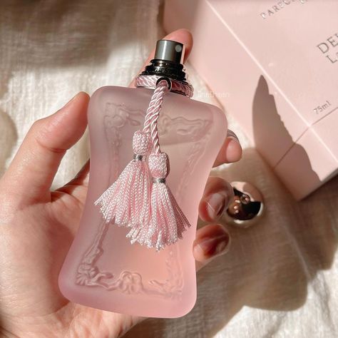 Delina La Rose Perfume, Delina La Rose, Perfume Hacks, Expensive Perfume, Parfums De Marly, Perfume Scents, Perfume Lover, Perfume Collection, Beauty Essentials