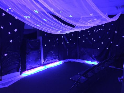 Starwars Decorations Room, Space Decorations Galaxy Party, Space Theme Stage Design, Galaxy Hallway Decorations, Sky Vbs Decorations, Space Decorations Galaxy Classroom, Space Backdrop Diy, Easy Space Decorations, Space Hoco Theme