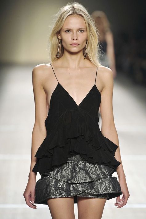 Isabel Marant Runway, Isabel Marant Style, Isabel Marant Dress, Model Walk, 2009 Runway, Fest Outfits, Runway Fashion Couture, Runway Outfits, Stockholm Fashion