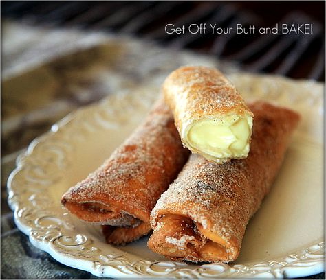 Xango -  creamy, light banana cheesecake wrapped in a pastry tortilla, dusted with cinnamon-sugar and served with warm caramel. Tortilla Dessert, Blackberry Cake Recipe, Fried Cheesecake, Banana Caramel, Banana Cheesecake, Fried Bananas, Banana Dessert, Sweet Dishes Recipes, Impressive Recipes