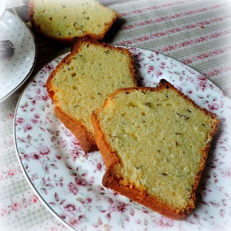 The English Kitchen: Traditional Seed Cake Seed Cake Recipe, British Cake, Whiskey Cake, Resipi Kek, Seed Cake, Baking Book, English Kitchens, Caraway Seeds, Traditional Cakes