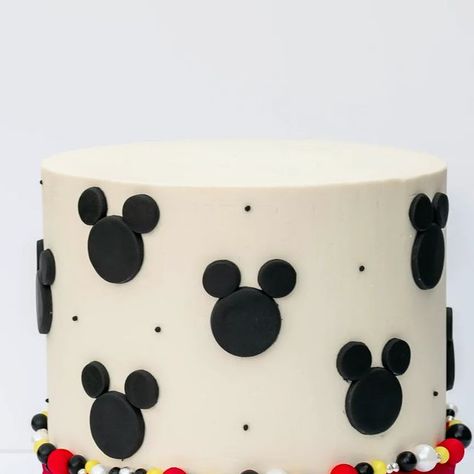 Carmen on Instagram: "Mickey mouse cake.  . . . . . #mickeymousecake #mickeymouseparty #minniemousecake #buttercreamcake #birthdaycake #disneycake #instacake" Small Mickey Mouse Birthday Party, Mickey Mouse Black And White Cake, Mickey Mouse Birthday Cupcakes, Oh Twodles Birthday Boy Cake, Mickey Mouse Smash Cake, Mickey Mouse Smash Cakes, Mickey Cake, Mickey Mouse Birthday Cake, Twodles Birthday