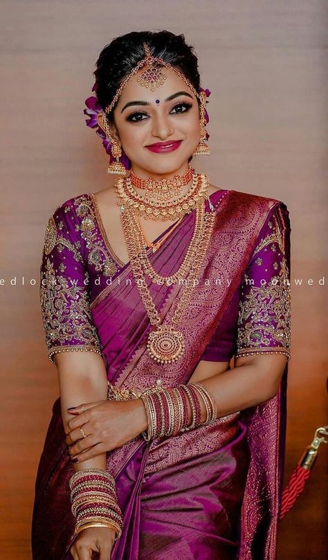 Kalyana Saree Kerala, Blouse Designs South Indian, Indian Bride Saree, Engagement Saree Look, Sarees South Indian, Exclusive Saree Blouse Designs, Kerala Wedding Saree, South Indian Wedding Saree, South Indian Bride Saree